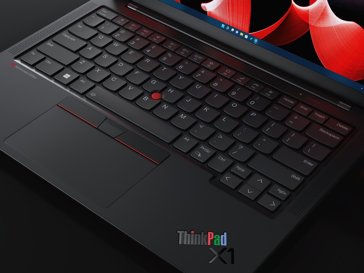 ThinkPad X1 Carbon Gen 10 30th Anniversary Edition-02